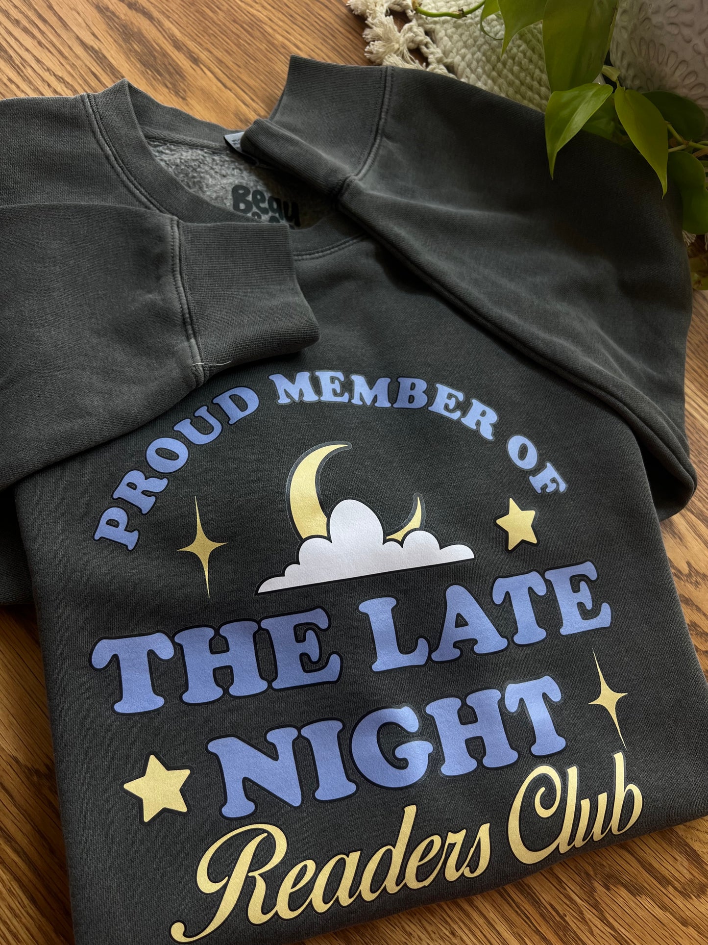 LATE NIGHT READERS CLUB 🌙 - SWEATSHIRT