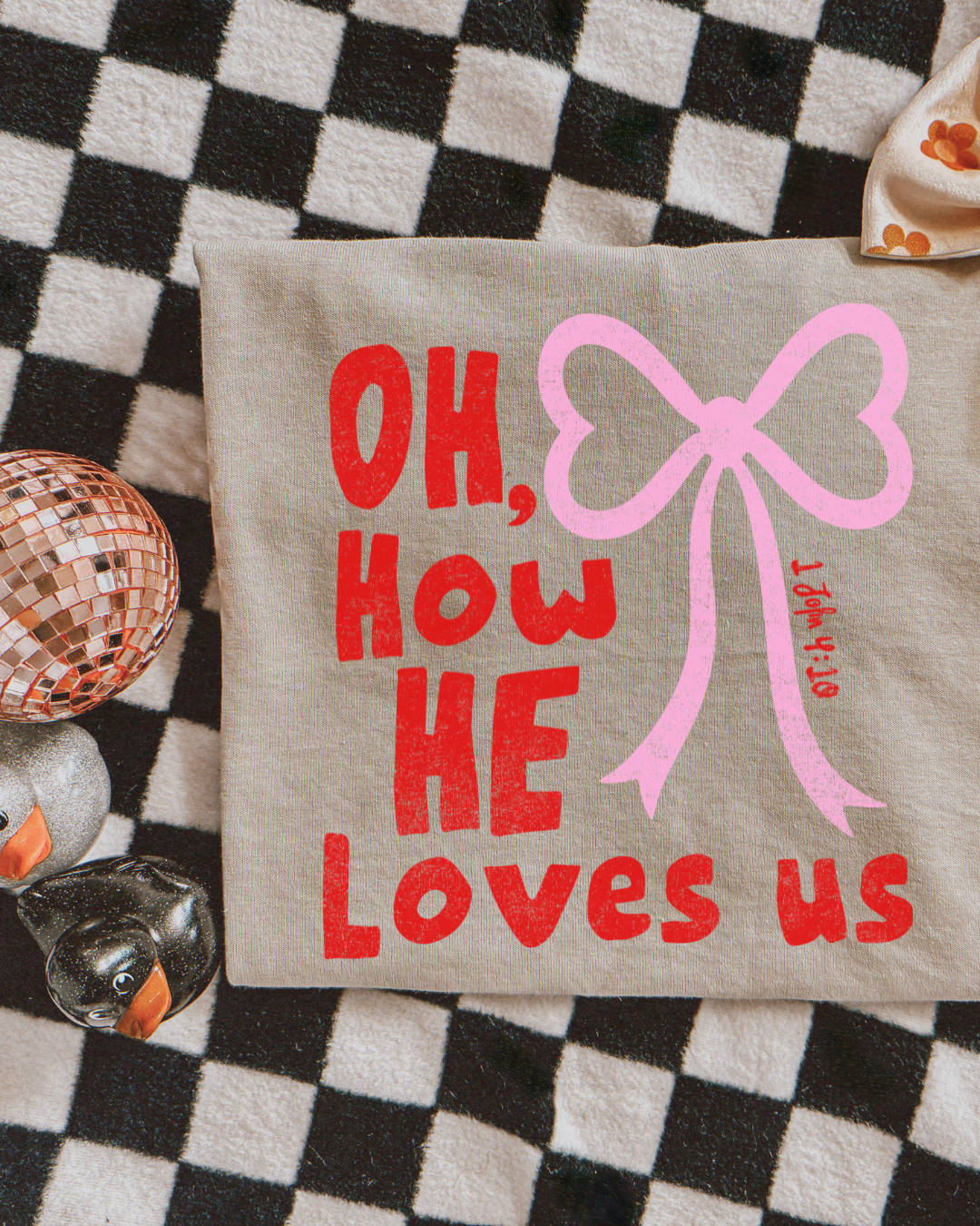 OH HOW HE LOVES US - KIDS TSHIRT