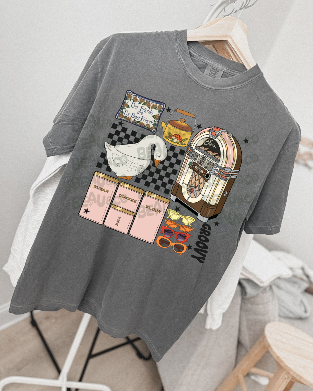 VINTAGE FAVES - TSHIRT
