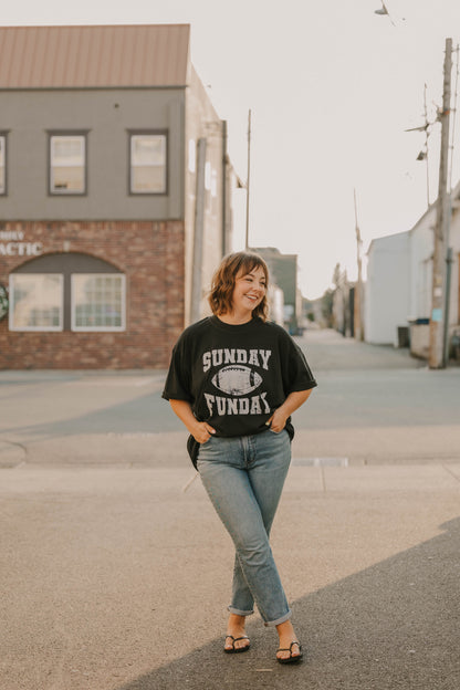 SUNDAY FUNDAY - PREMIUM TSHIRT