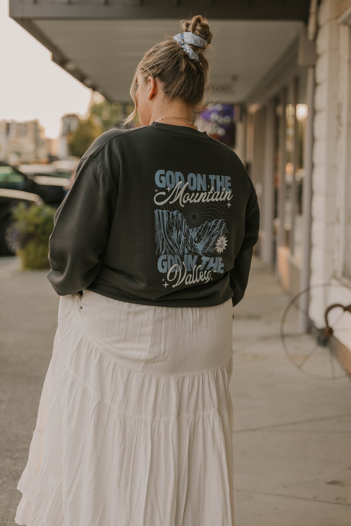 IN THE MOUNTAIN // IN THE VALLEY - SWEATSHIRT