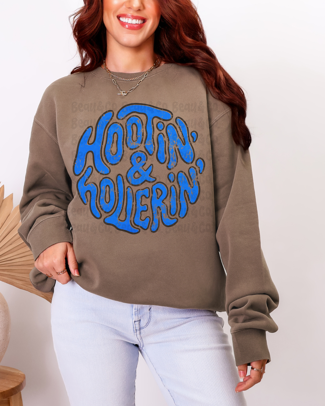 HOOTIN & HOLLERIN - SWEATSHIRT