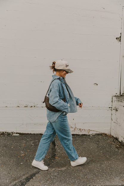 THE PERFECT DENIM BUTTON DOWN