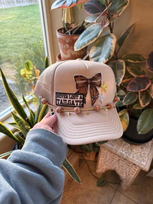 FOOTBALL GIRLY - TRUCKER HAT