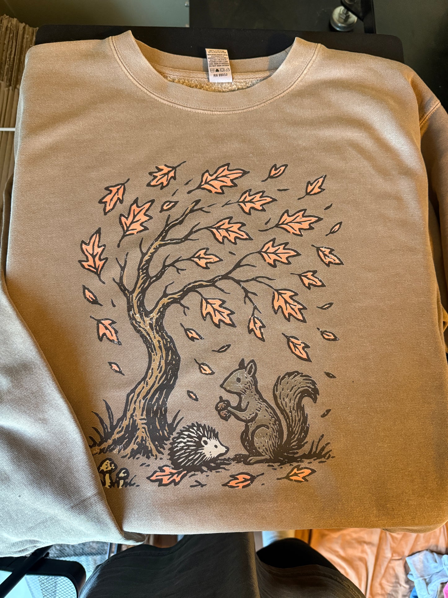 FALL FRIENDS - CREWNECK SWEATSHIRT
