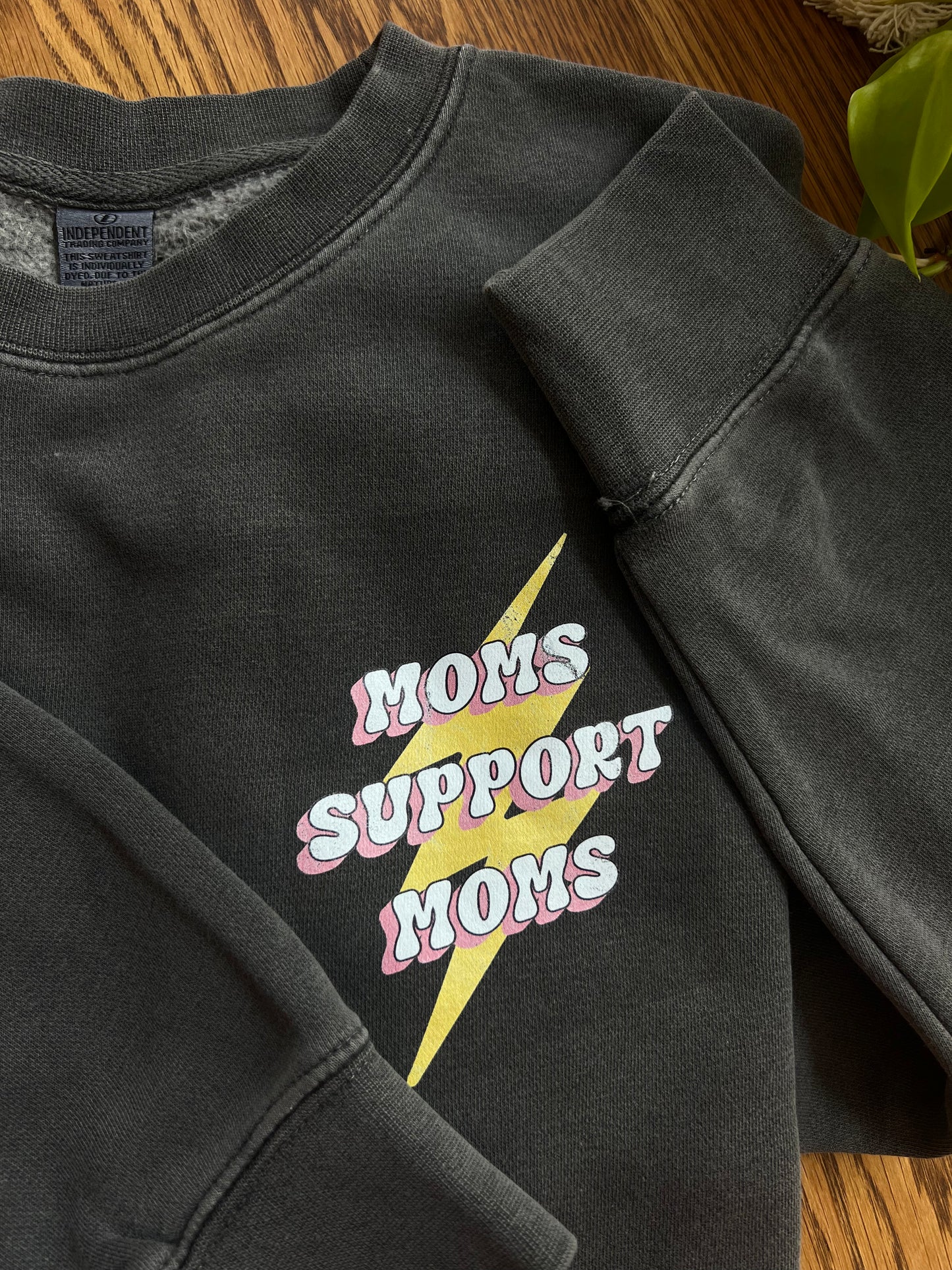 MOMS SUPPORT MOMS