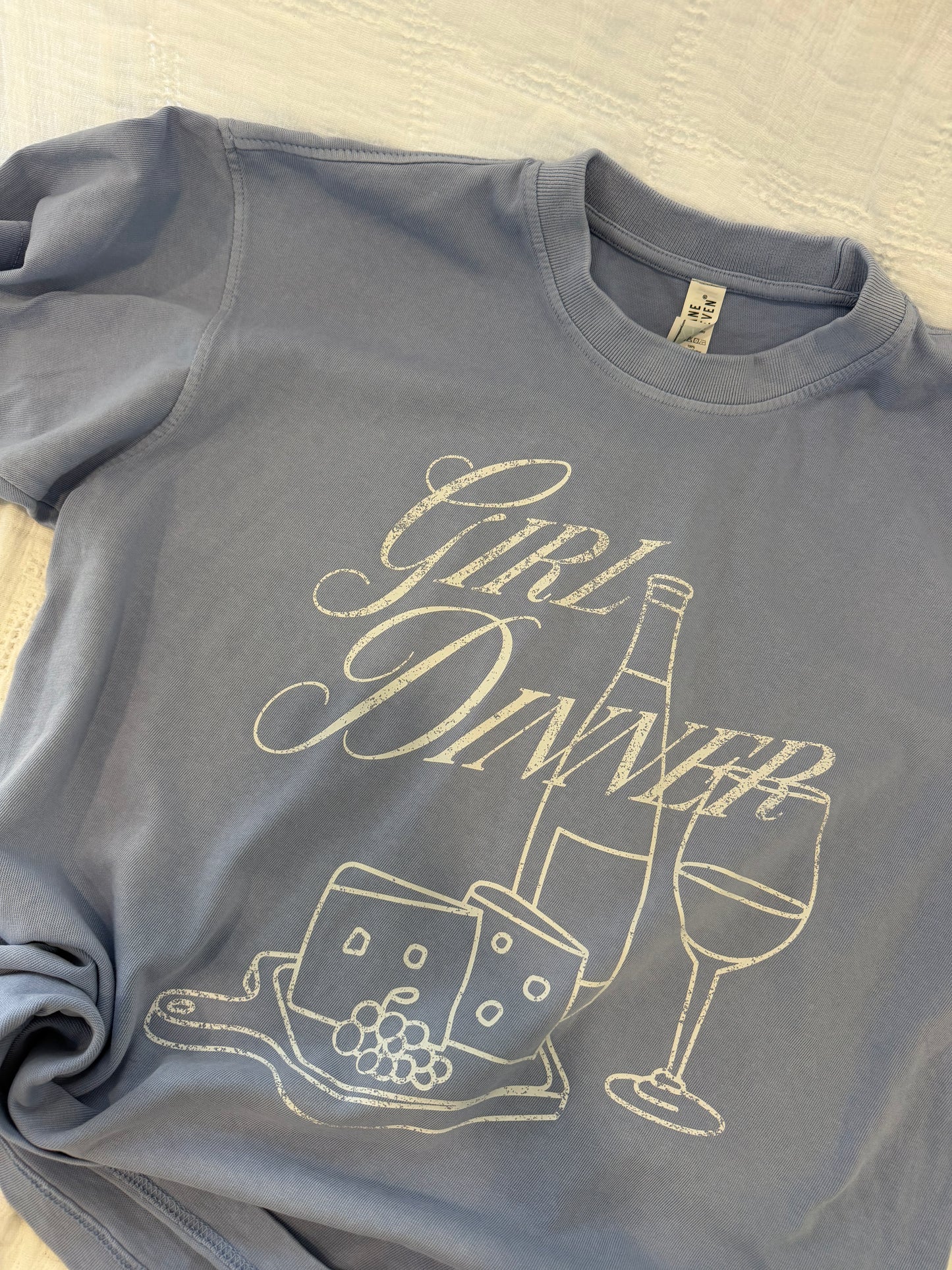GIRL DINNER - PREMIUM TSHIRT