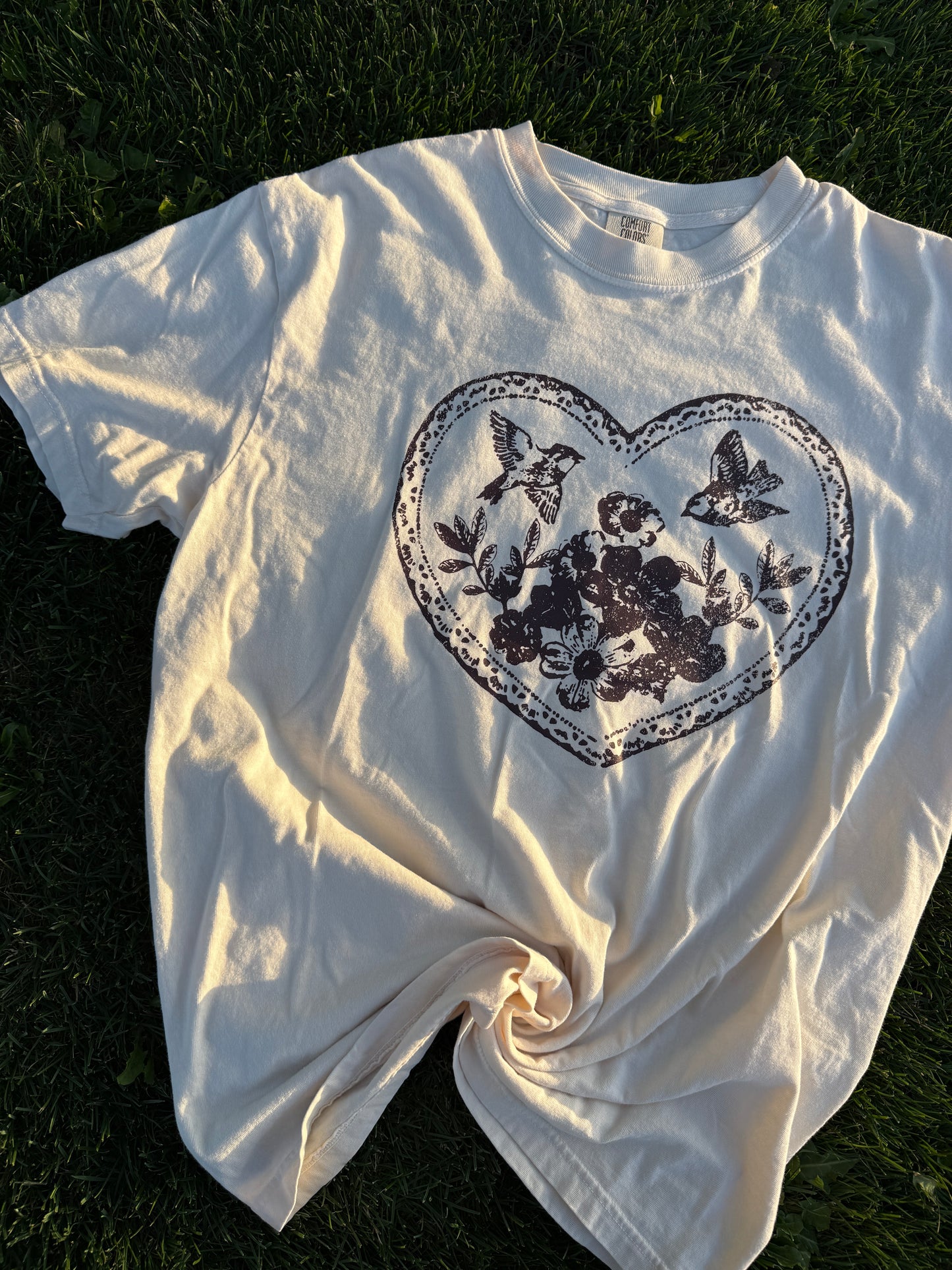 VINTAGE VIBES - TSHIRT