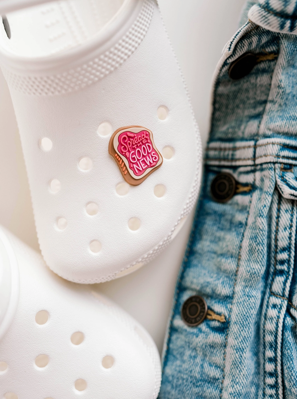 SPREAD THE GOOD NEWS - SHOE CHARM