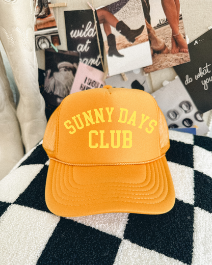 SUNNY DAYS CLUB - TRUCKER HAT